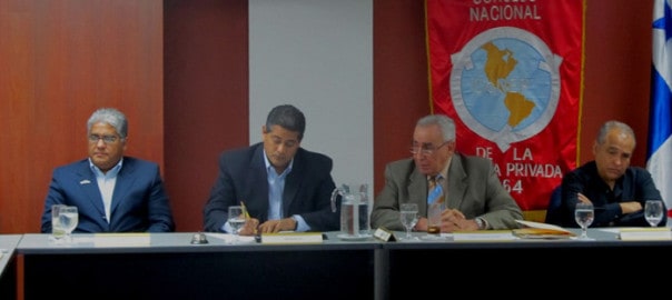 CoNEP y Consultor de la OIT Evalúan Productividad y Salario Mínimo