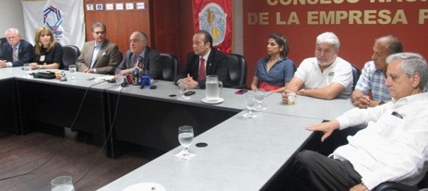 En Conferencia de Prensa Presidente del CoNEP Anuncia que Envió una Carta al Monseñor Ulloa Recibidos x